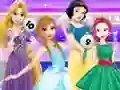 Mchezo Princesses Fashion Clash online