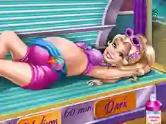 Mchezo Pregnant Princess Tanning Solarium online