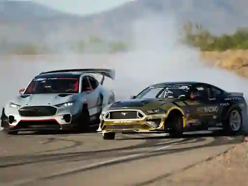Mchezo Drifting Mustang Car Puzzle online