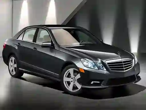 Mchezo E-Class Sedan Puzz online