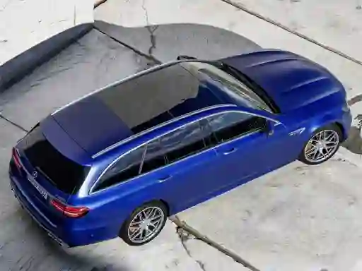 Mchezo Mercedes Benz E63 Amg Estate Slide online