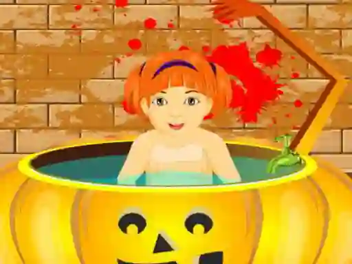 Mchezo Little Baby Halloween Bathing online