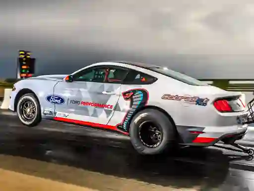 Mchezo Ford Mustang Cobra Jet Slide online