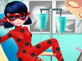 Mchezo Dereva Ambulensi ya Wasichana kwa Superhero  online